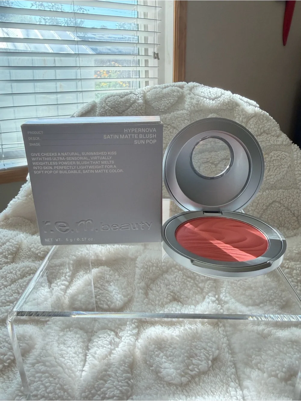 r.e.m. Ariana Grande beauty Satin Matte Blush in Sun Pop (Coral-Red)